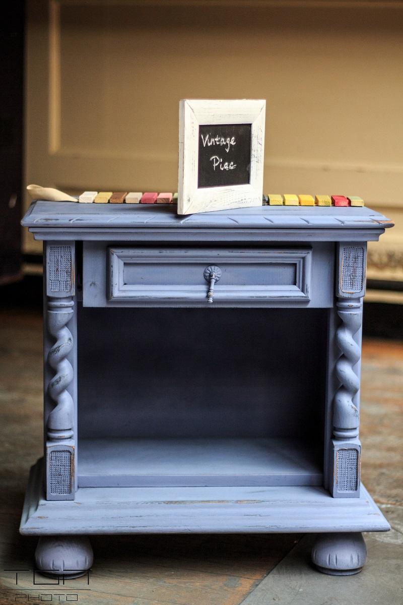 mesita-noche-azul-indigo-pintyplus-chalk-paint-spray