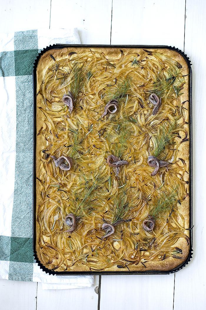 coca-de-cebolla-y-anchoas