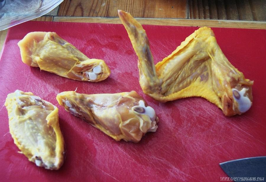 Alitas de pollo con sriracha y miel