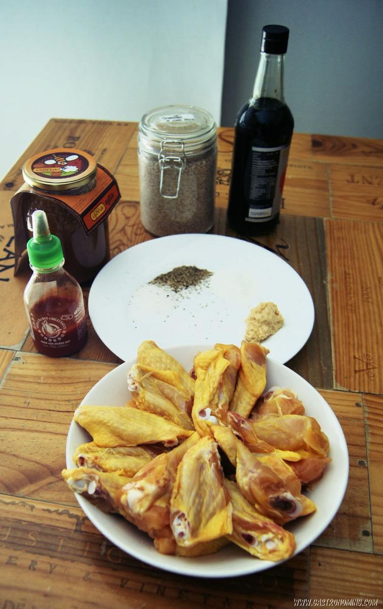 Alitas de pollo con sriracha y miel