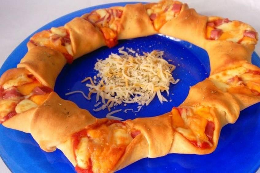 corona-de-pizza-de-jamon-y-queso