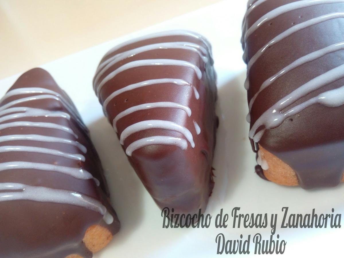 Bizcocho de fresas y zanahoria