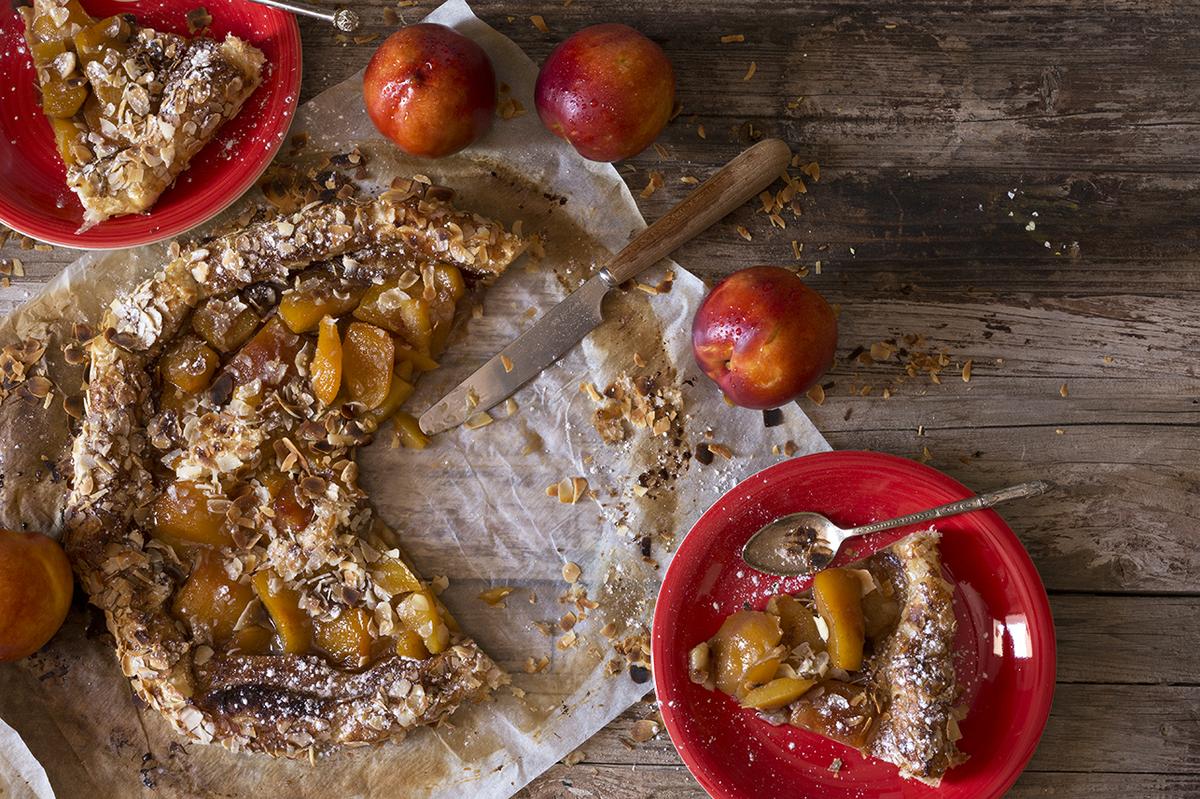 pastel de nectarinas