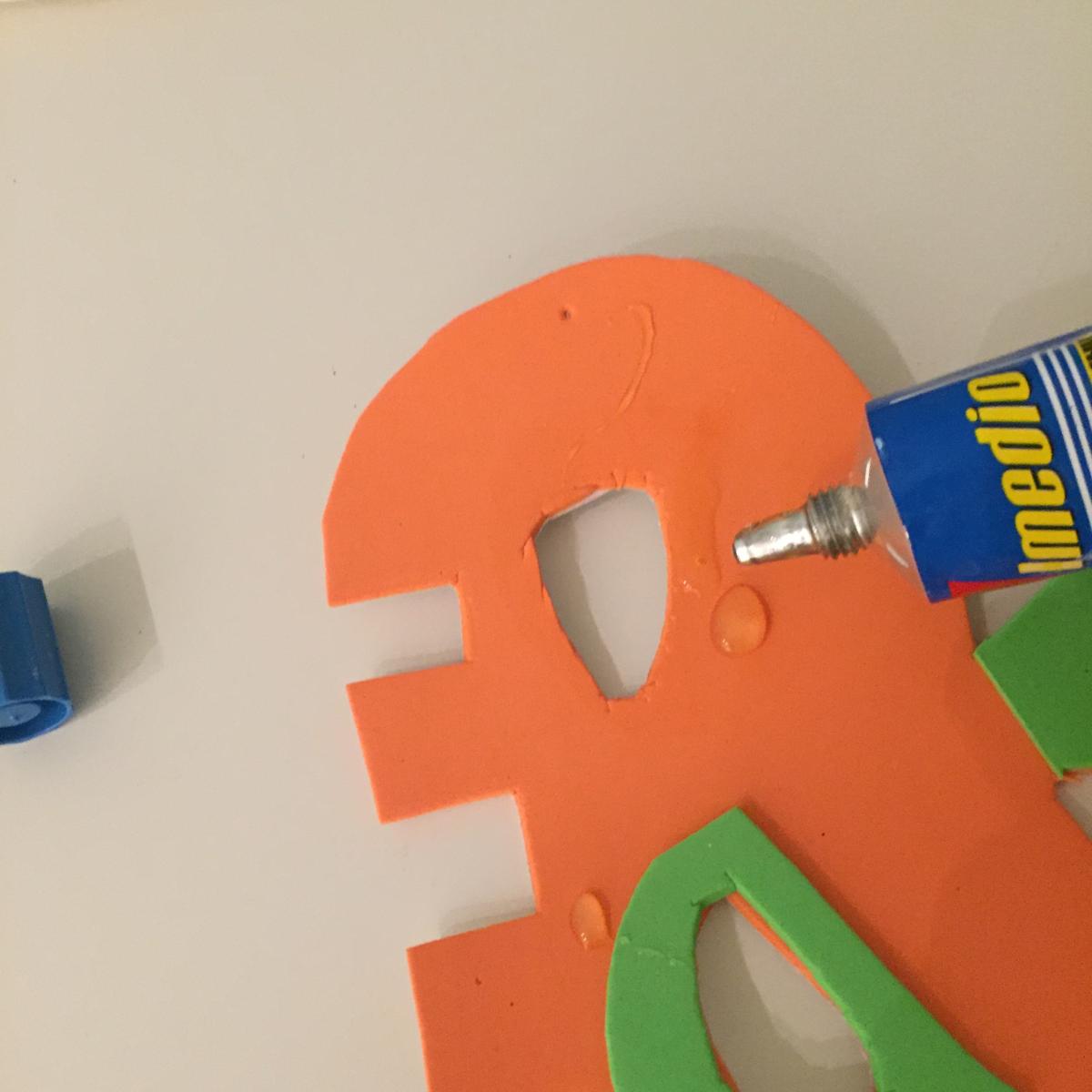 08-antifaces-de-halloween-con-goma-eva-pegamos-los-detalles-con-pegamento