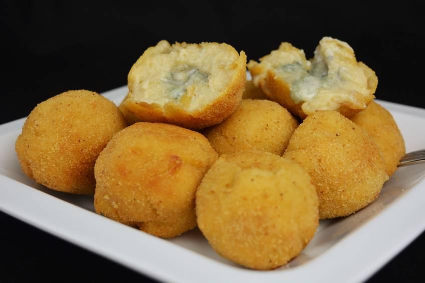 croquetas-rellenas-con-queso-de-cabrales.JPG