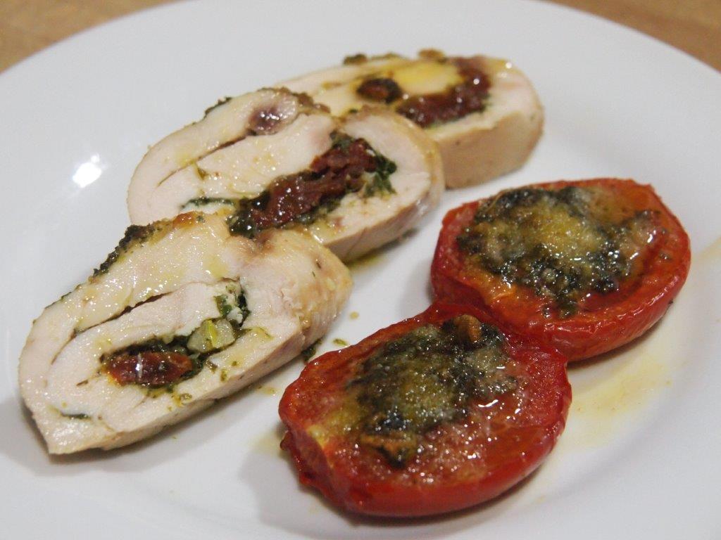 Pechugas de pollo rellenas de ajope y tomates secos