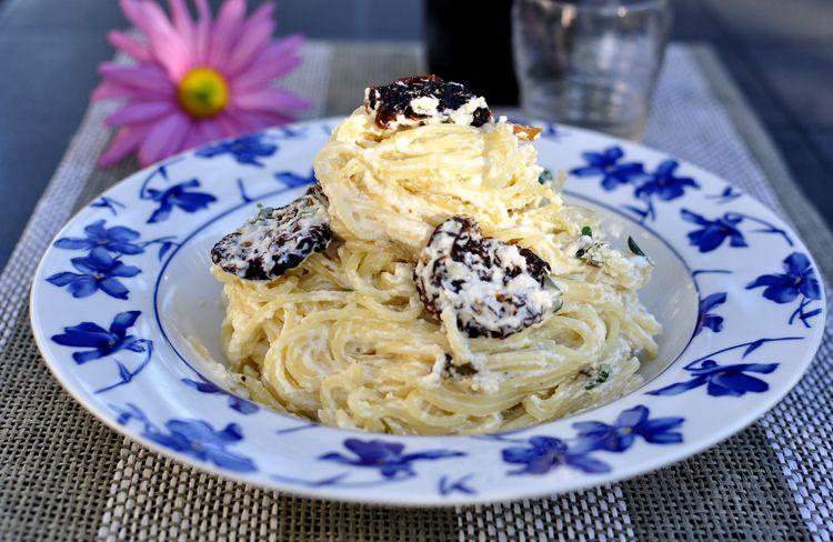 spaghetti-con-tomates-secos-en-aceite-y-ricotta-11