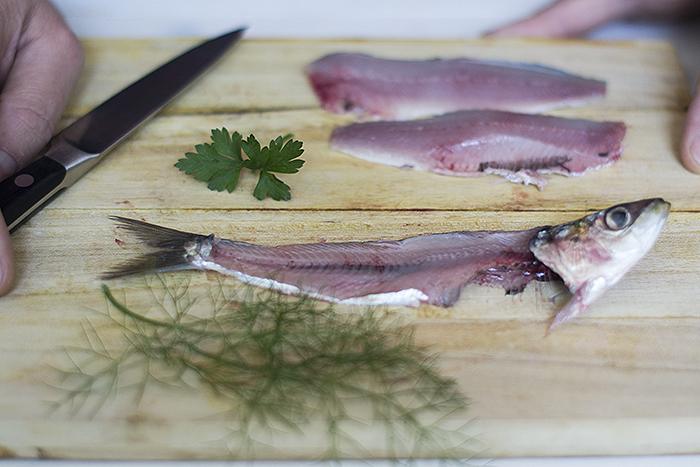 como filetear sardinas