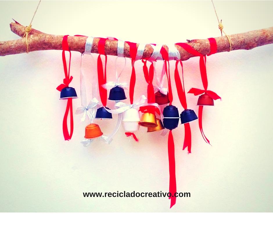 campanillas, decoraciones para el árbol, portavelas y candelabros.