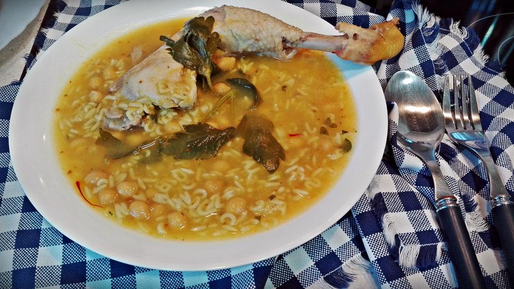 receta-sopa-garbanzos-pollo