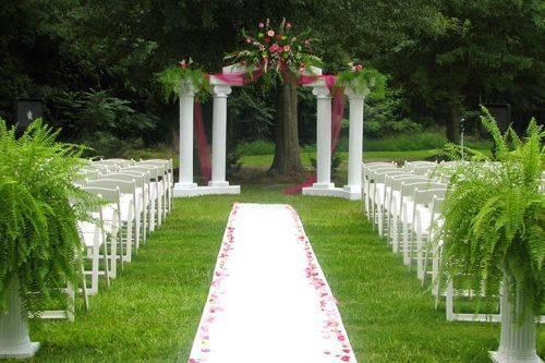 altares-para-bodas-en-jardin-3