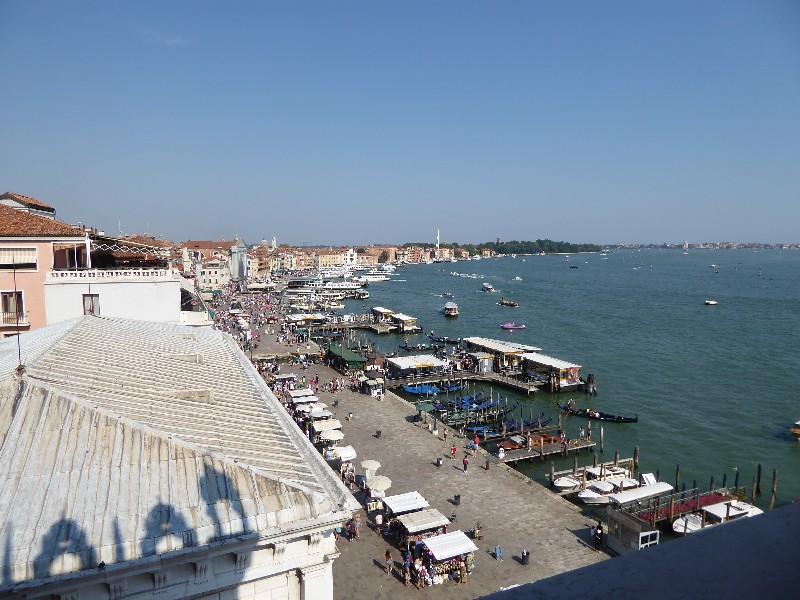 p1000636