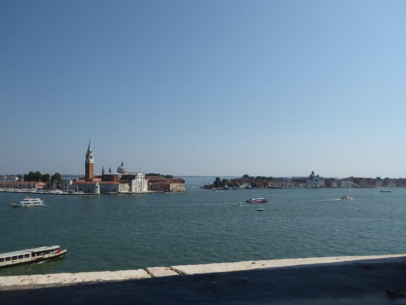 p1000637