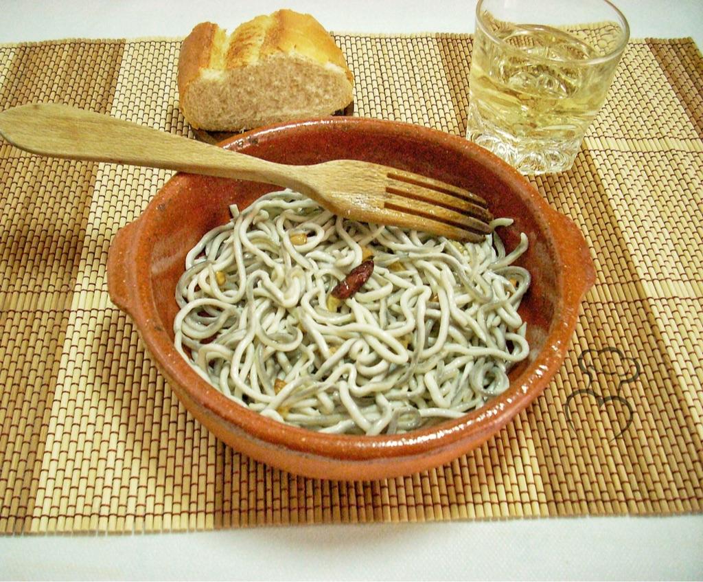 angulas sucedáneas al ajillo