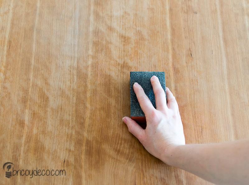 decapar antes de renovar una mesa con lasur