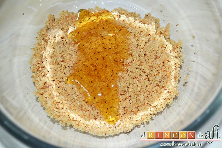 Coles de Bruselas con mantequilla de avellanas, en un bol colocamos las avellanas molidas con la miel