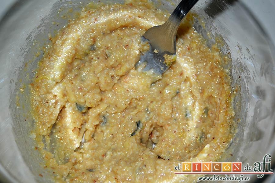 Coles de Bruselas con mantequilla de avellanas, mezclamos y hacemos una pasta