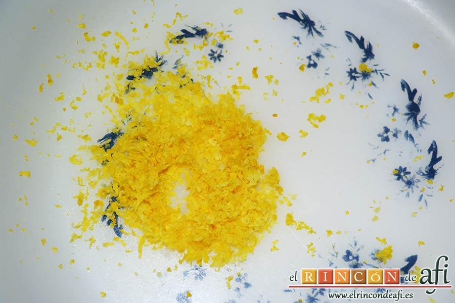 Coles de Bruselas con mantequilla de avellanas, rallar la cáscara de un limón