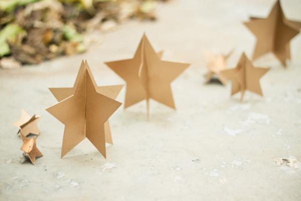 manualidades-de-navidad-estrellas-doradas