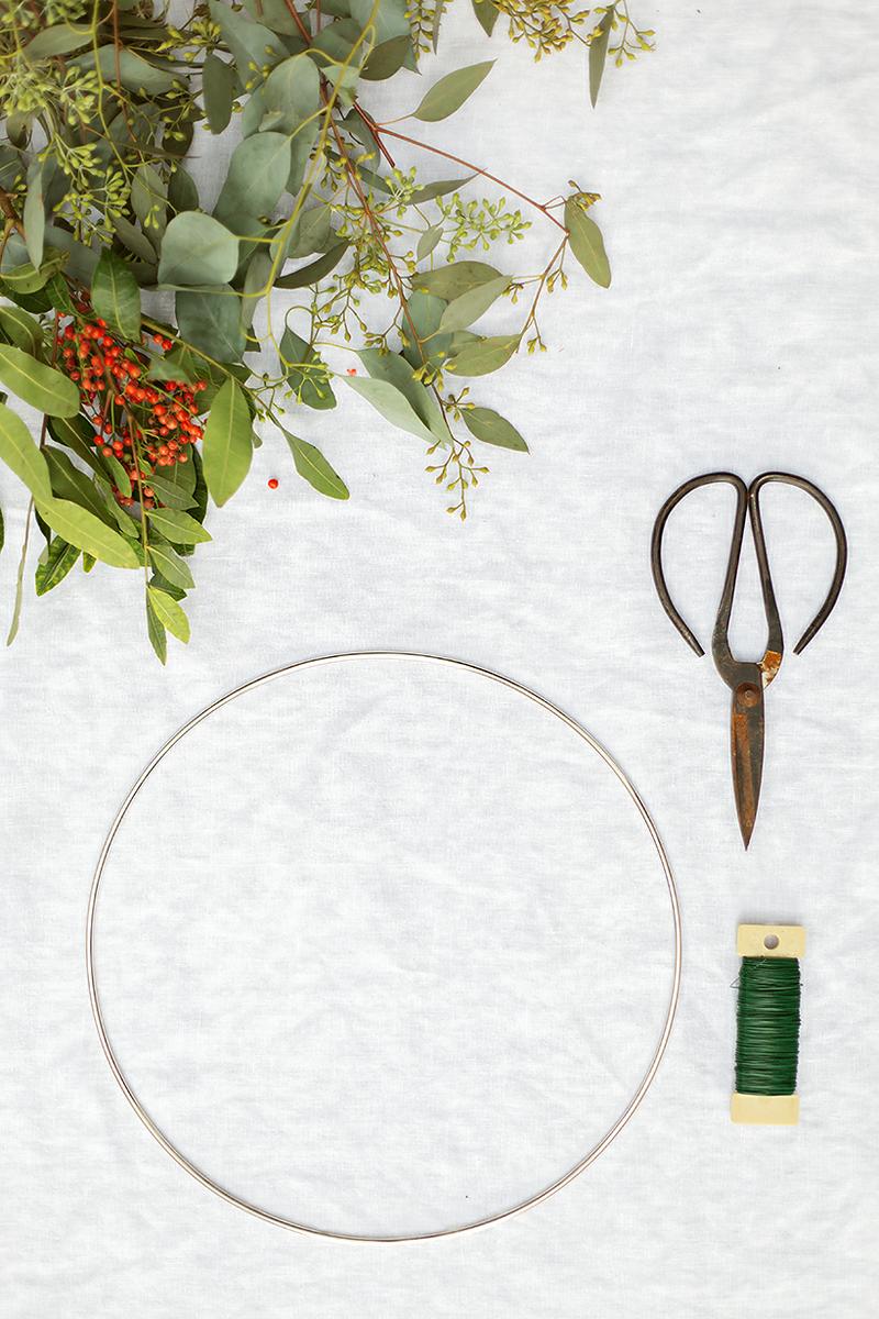 4_DIY_para_tu_decoración_de_Navidad_decoinspiración_decolook_handmade_manualidades_low cost_corona_navideña_paso_a_paso