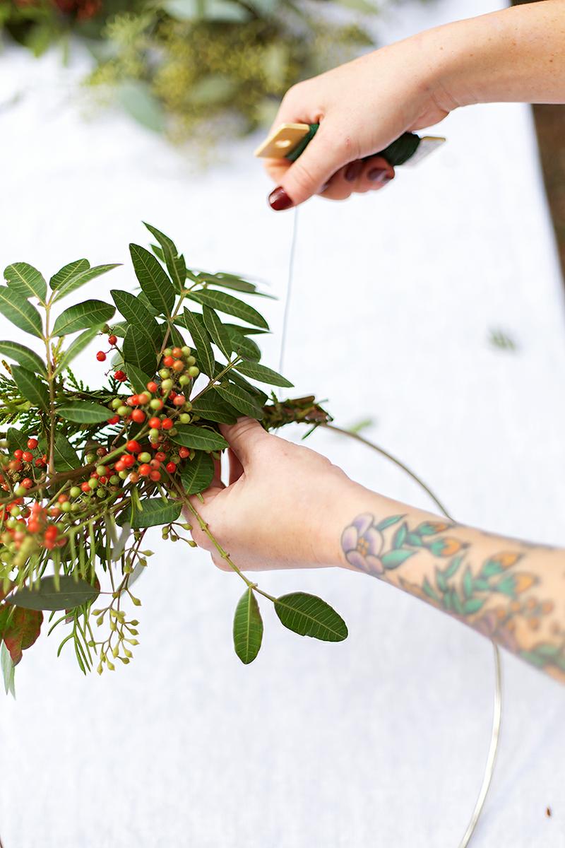 4_DIY_para_tu_decoración_de_Navidad_decoinspiración_decolook_handmade_manualidades_low cost_corona_navideña_paso_a_paso