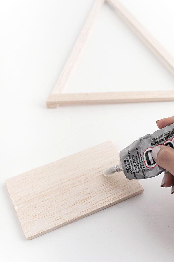 4_DIY_para_tu_decoración_de_Navidad_decoinspiración_decolook_handmade_manualidades_low cost_mini_árboles_paso_a_paso