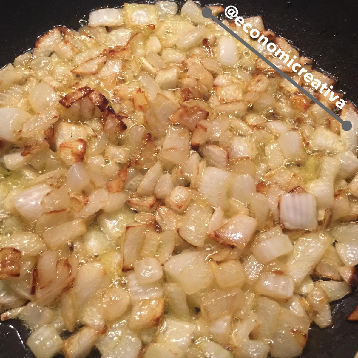 Tortilla de cebolla - cebolla dorada