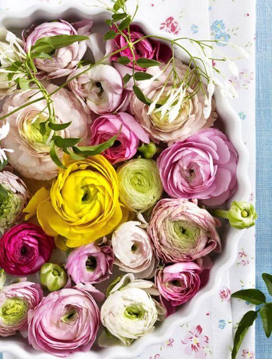 Decoración con Ranúnculos en colores variados