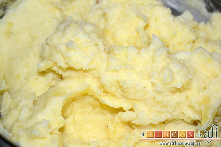 Solomillo de ternera con salsa de brandy, hacer un puré de papas para acompañar