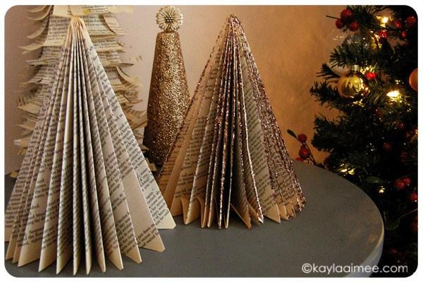 decoración de Navidad con papel de periódico