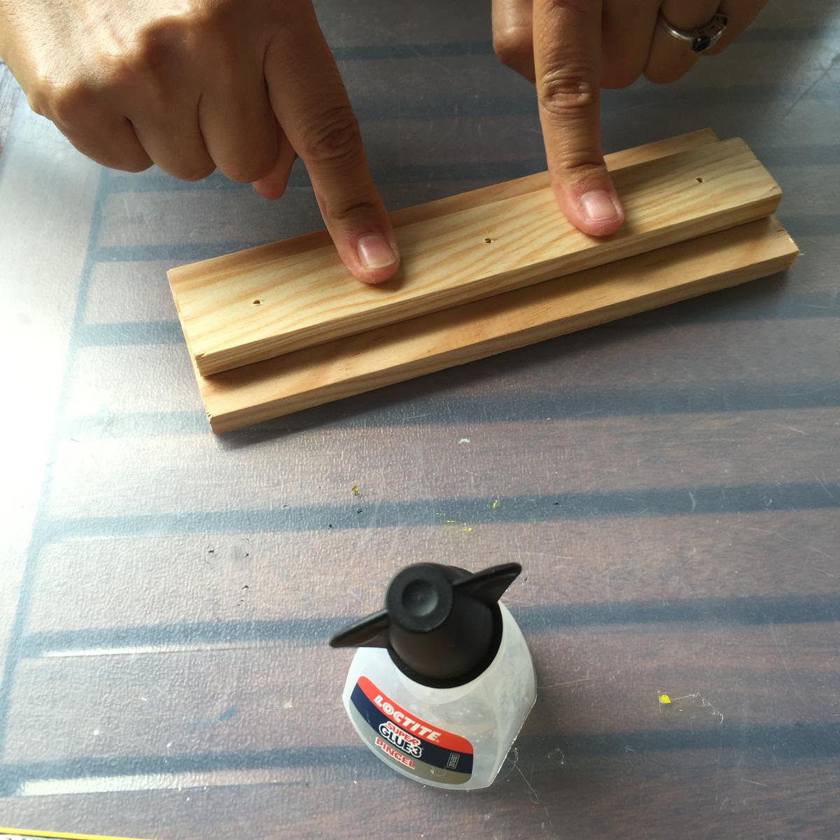 pegamos las dos maderas