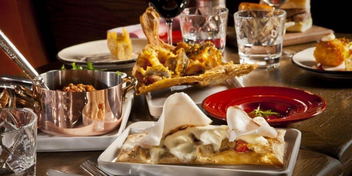 cenar-en-nochevieja-sin-que-ganemos-los-temidos-kilos-de-mas-realentado