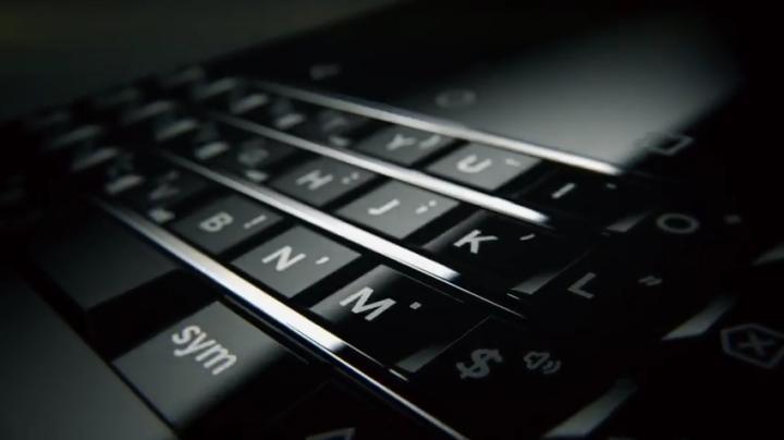 BlackBerry Mercury nuevo terminal Android teclado hardware caracteristicas especificaciones tecnicas fabricante TCL Communication Alcatel