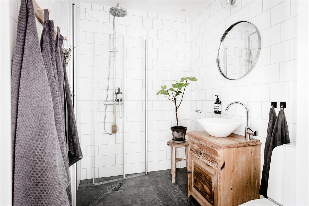 Guía_rápida_para_una_iluminación_perfecta_consejos_deco-tips_decoración_espacio_baño