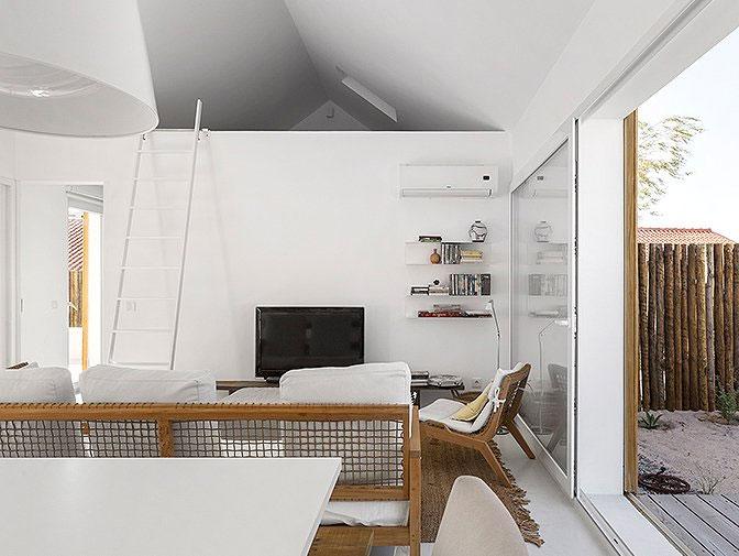 white_housecabin_portugal_12
