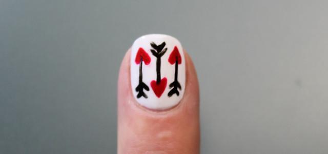 decoración de uñas con corazones san valentin paso a paso