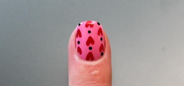 decoración de uñas con corazones san valentin paso a paso