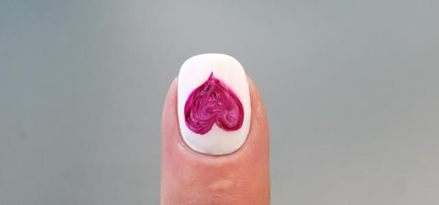 decoración de uñas con corazones san valentin paso a paso