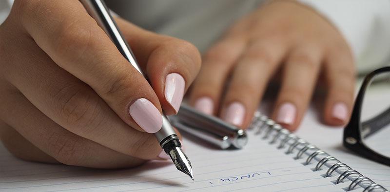 La manicura dura más tiempo si NO te quitas las cutículas