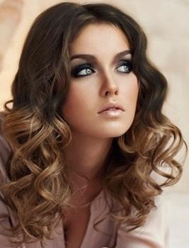 Mechas californianas en pelo rizado