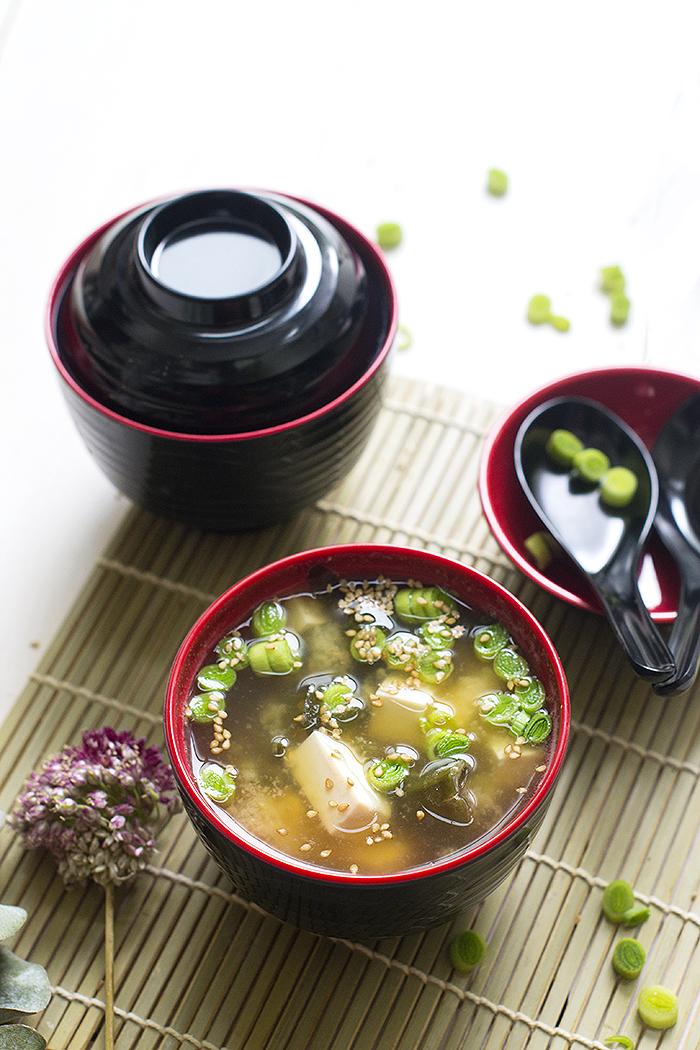 sopa de miso rojo