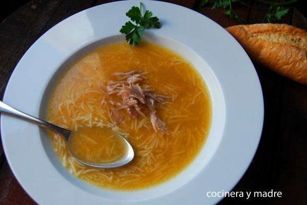 sopa-de-pollo-casera final