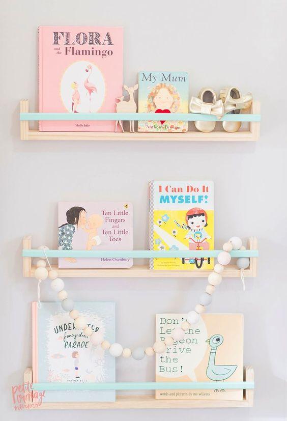 Trucos_decoración_espacios_infantiles_más_seguros_decoinspiración_estantes_libros_protegidos