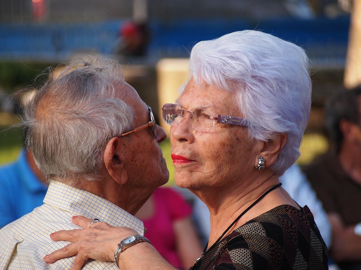 Las relaciones sociales y las actividades de ocio favorecen la salud emocional en la tercera edad