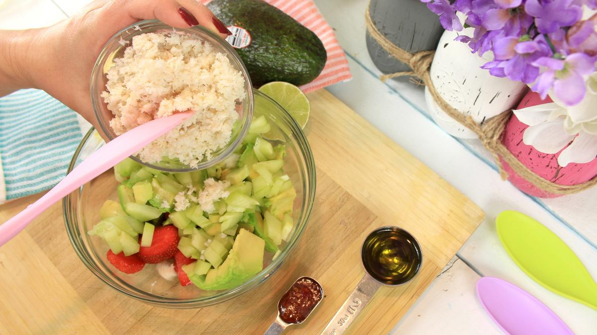 Ensalada de cangrejo, Fresas y Aguacate by Alicia Borchardt