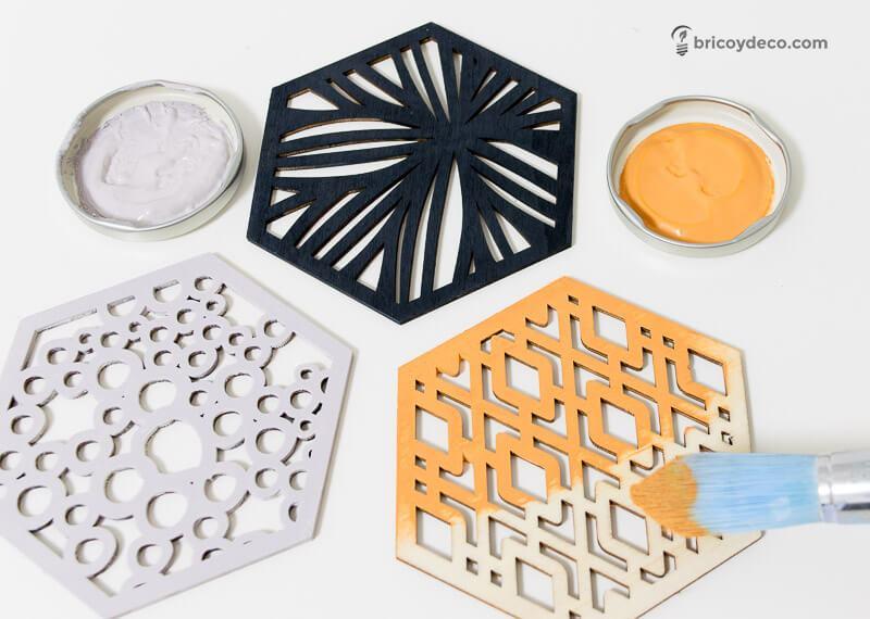 pintar hexágonos de madera con chalk paint