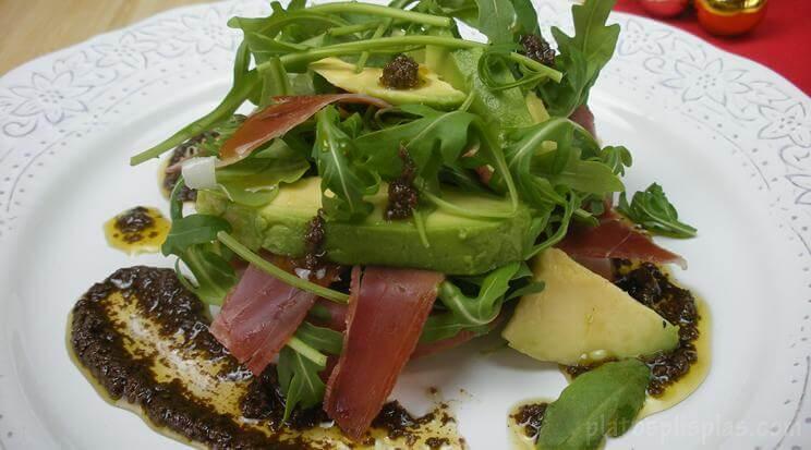 Ensalada de aguacate y jamon