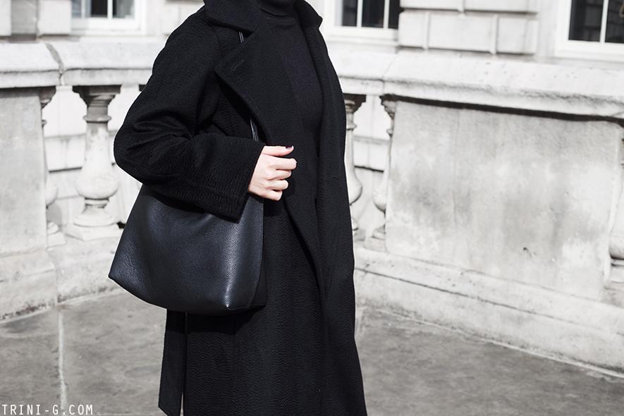 Trini |Acne Studios jeans The Row bag