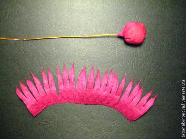 dalia de papel crepe