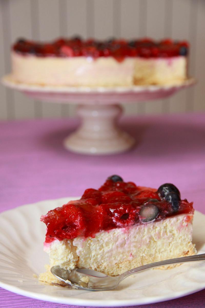 Tarta de arroz con leche y frutas del bosque